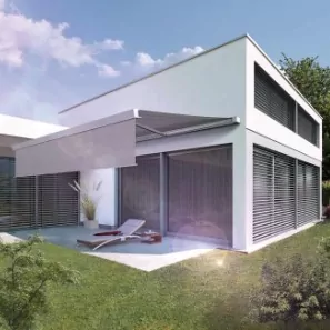 Stilvolle Terrasse mit Außenjalousien Graue Markise mit Windschutz